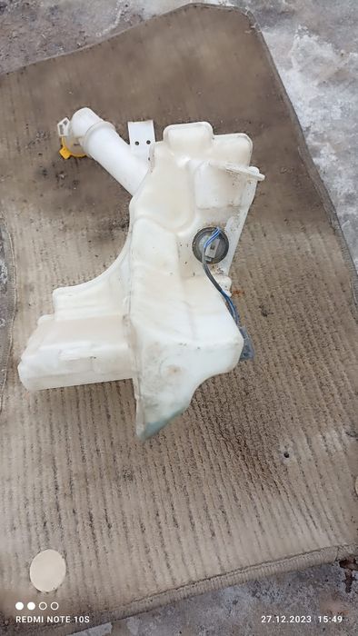 Бочек бачек омывателя Мазда Mazda 3