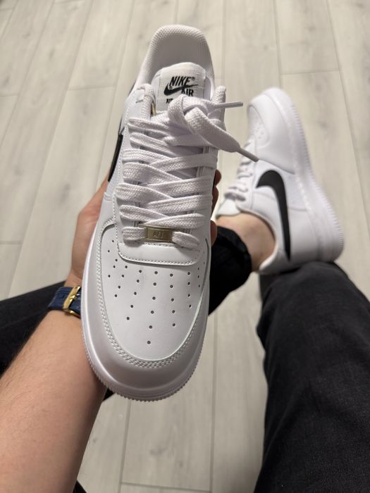 Adidasi Barbati Nike Air Force 1 Alb & Negru!