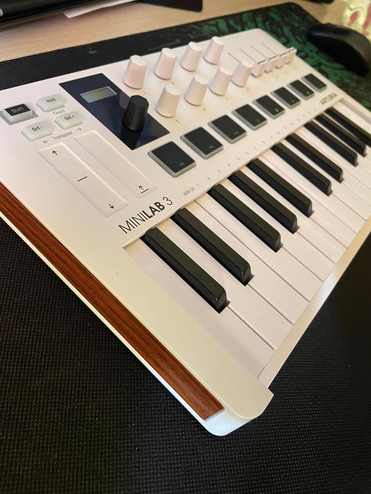 MiniLab3 midi- клавиатура