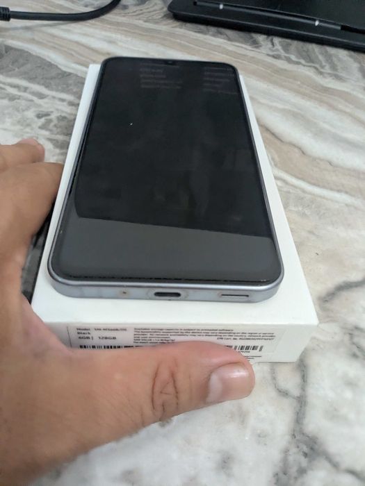 Продам Samsung Galaxy M36 (5G, 6/128 GB)
