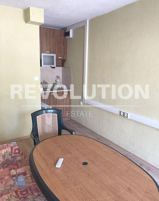 Дава се под наем Едностаен апартамент в Варна, Левски - 17 кв.м за 225 € - Снимка #2