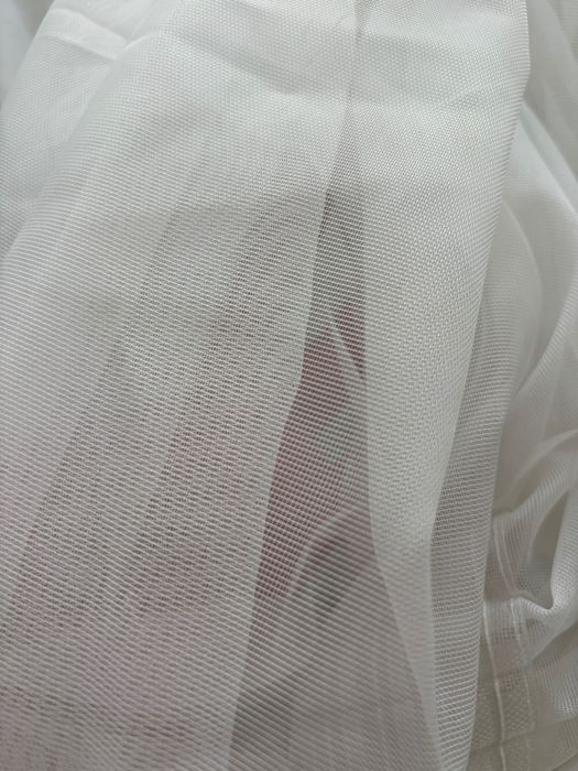 Бяло тюлено перде