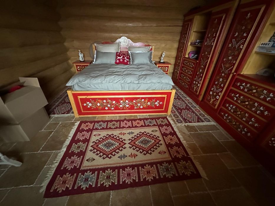 Vand Colectie Mobila tradiționala