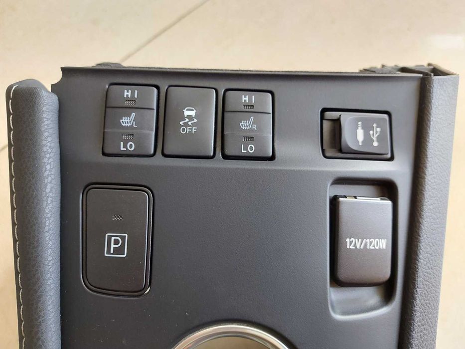 TOYOTA AURIS / Тойота Аурис панел превключватели