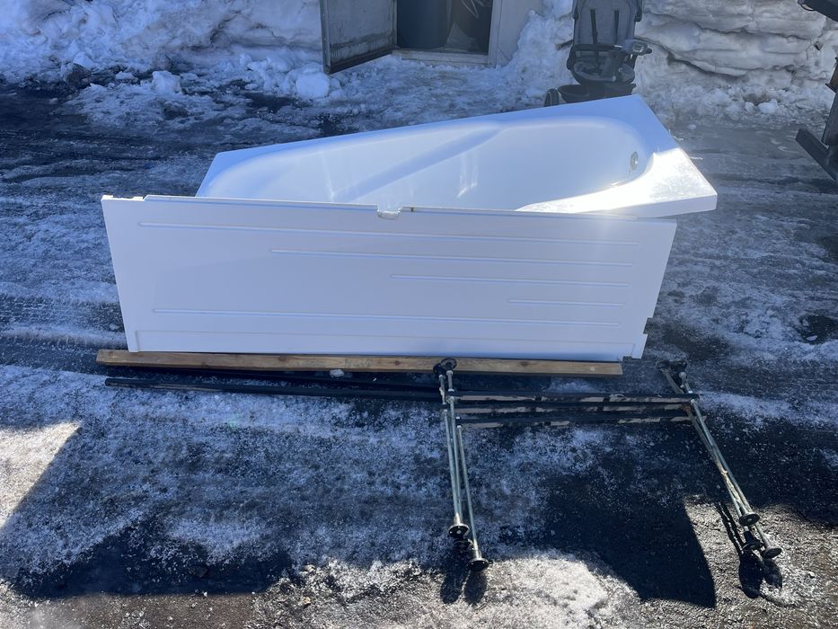 Ванна акриловая