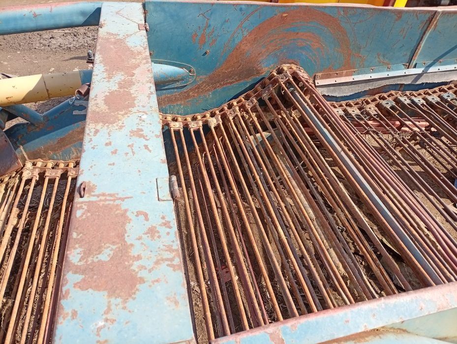 Vând banda de scos cartofi și mașina de plantat cartofi la pachet