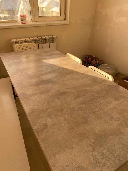 Стол кухни  новый