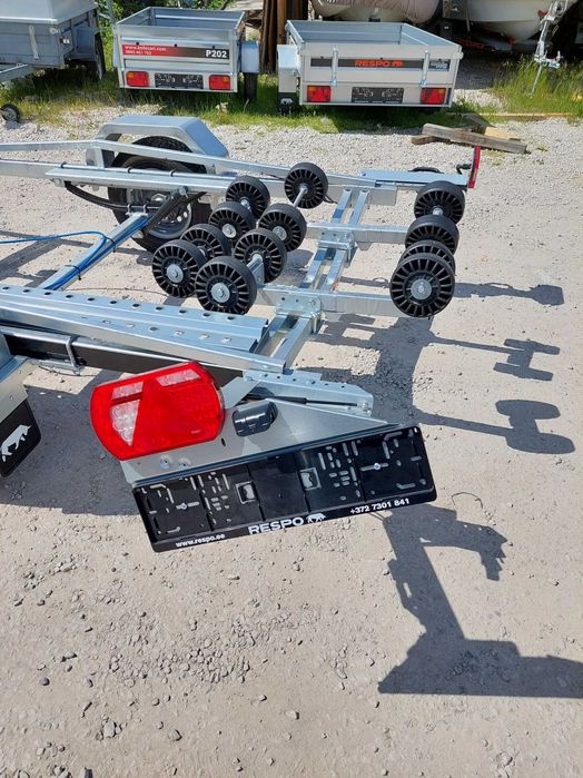 Колесар за лодка до 650см Respo 1800V661L209