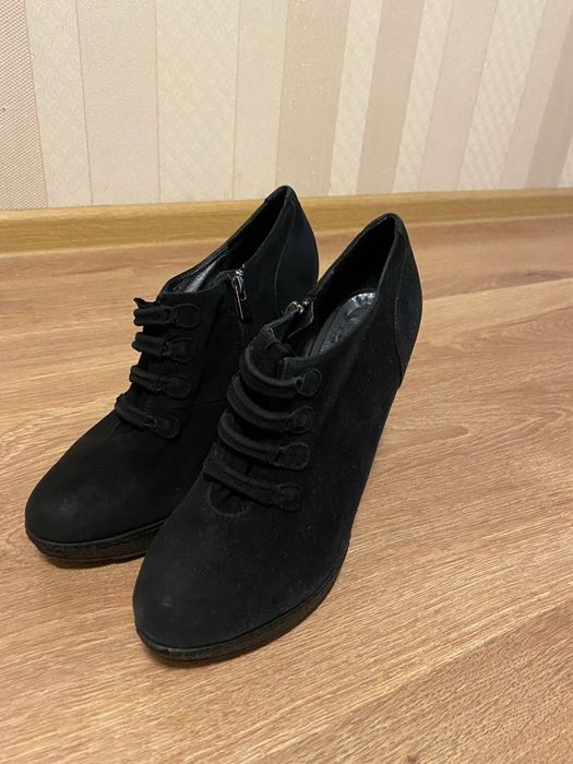 Босоножки Bronx.