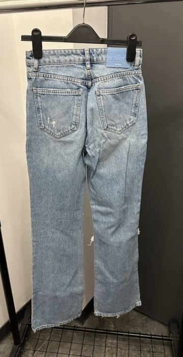 blugi dama xs ( sunt nepurtati si ii recomand pentru fete mai slabe)