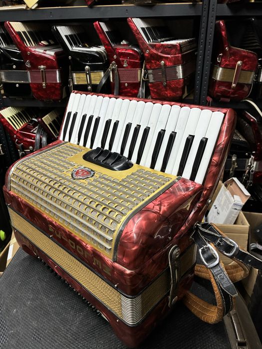 Acordeon Melojdia/Hohner cu 60 de basi