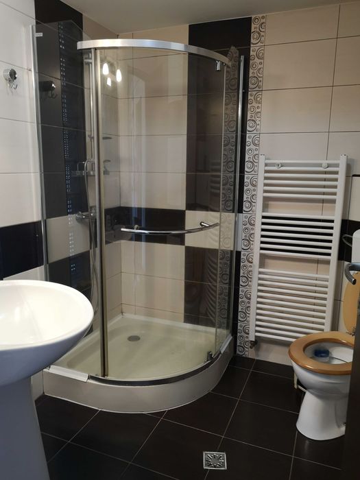 Vand apartament 76 mp si garaj subteran, bloc nou, etaj intermediar, lift, zona de sus