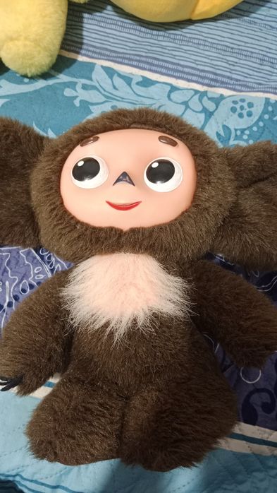 Продам,игрушки и книгу