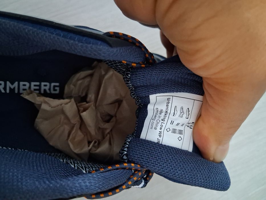 Vand Adidași Traking Stormberg Noi cu etichetă  Unisex Marime 37