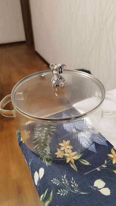 Стеклянная кастрюлька