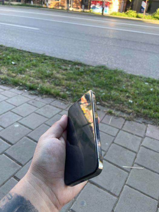 Vand iphone 12 pro cu capaciatea de 256 gb