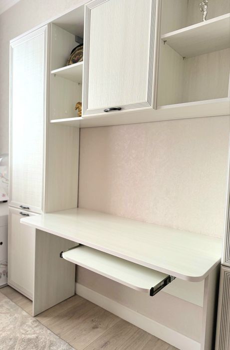 Продам шкаф со столом