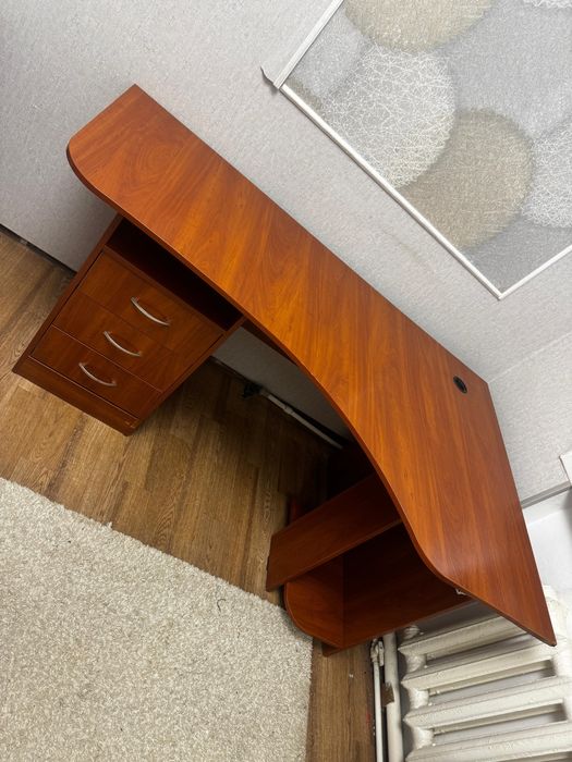 Стол письменный с ящиком угловой