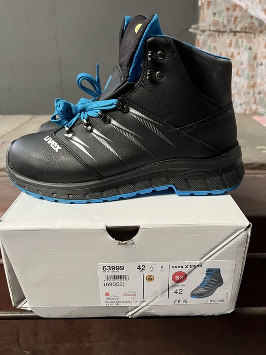 Vand bocanci protectie Uvex marimea 42