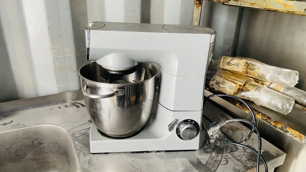 Продам планетарный миксер.