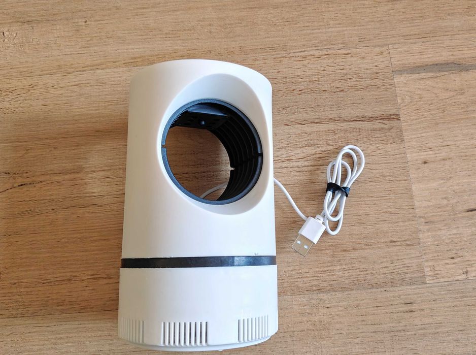 UV Лампа против КОМАРИ - USB