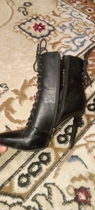 Ботинка сатылады