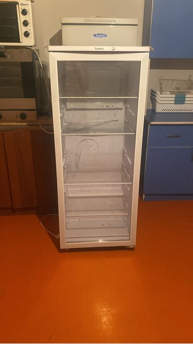 Витринный холодильник