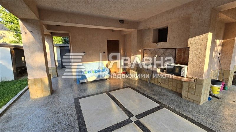 Продава се Къща в с. Долище, Област Варна - 200 кв.м за 1125 €/кв.м - Снимка #2