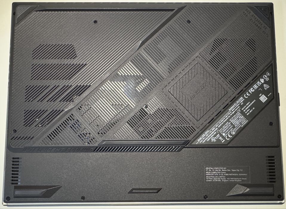 ASUS ROG Strix/G16/i5-13450HX/RTX 4060 165Hz – IMPECABIL