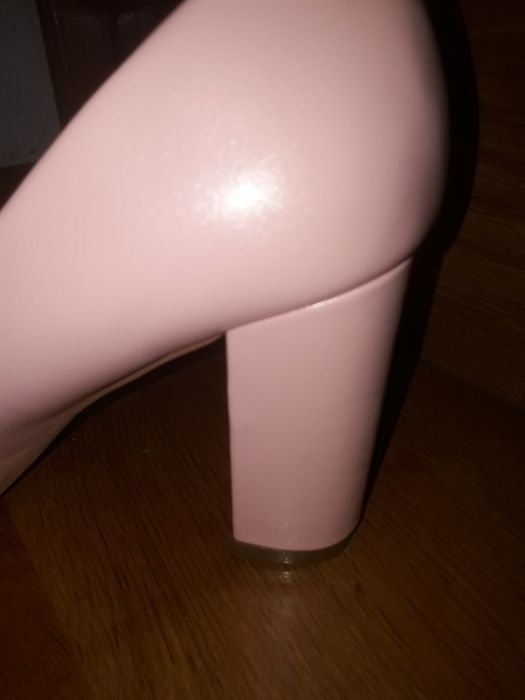 Дамски обувки на ток