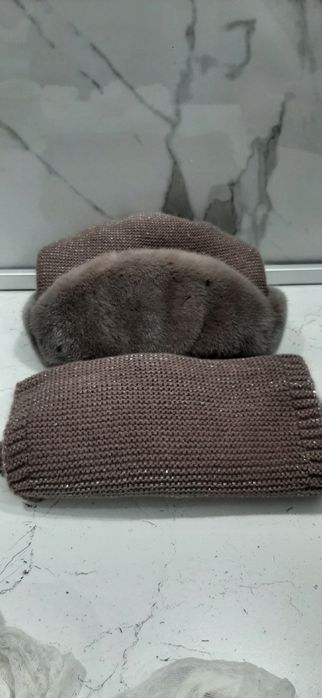 Продам шапку с шарфом