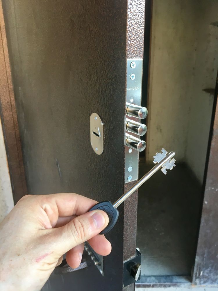 Замок для железных дверей abloy 428. Аварийное открывание замков. Накладной замок сельмаш-згц-012д. Гардиан 3001. Ремонт замков томск.