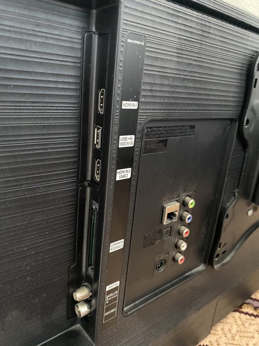 Тв с кранштейном