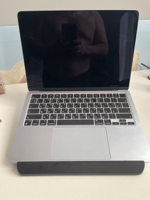 Macbook 2025 год M4 chip 16GB memory 512 GB storage