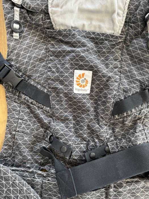Marsupiu ergonomic - ergobaby adapt Impecabil