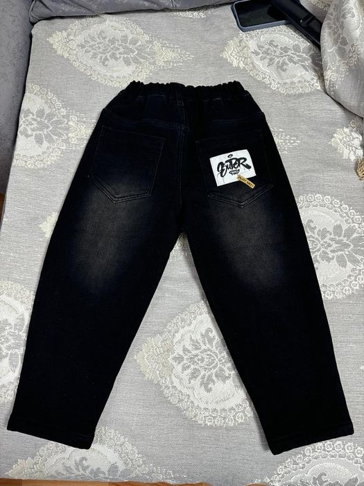 Продам новые джинсы,  на 5-7 лет