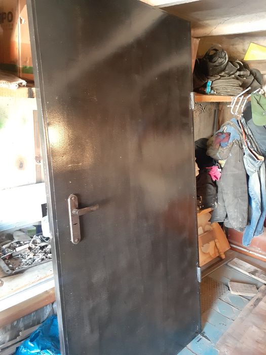 Железная дверь входная