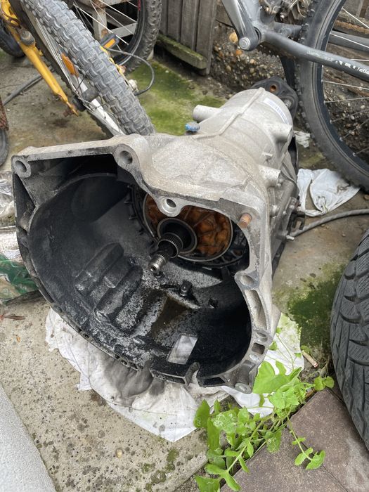 Vând cutie automata defecta  si convertizor  Bmw e90 500 lei ambele