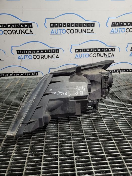 Far Dreapta Kia Sorento II 2009 - 2015 SUV 4 Usi (912) Cu lupă 921022PO