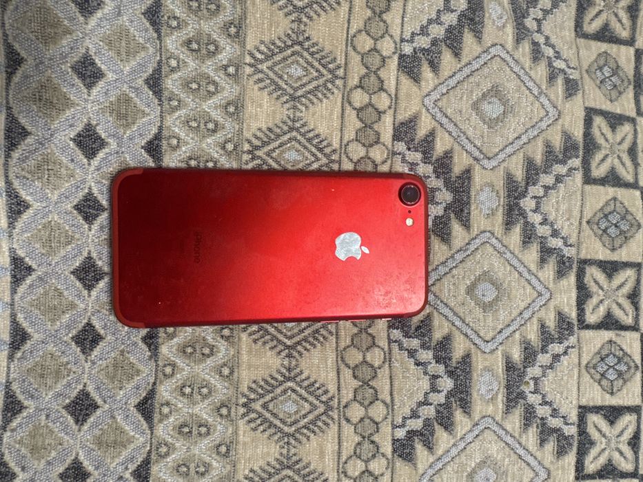 Iphone 7 в хорошем состоянии, все работает исправно