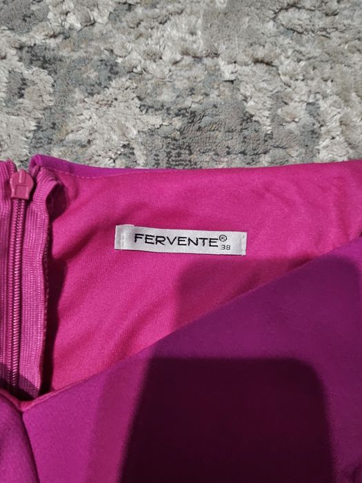 Рокля в страхотен цвят