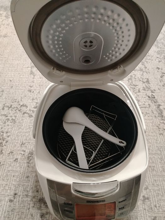 Продам мультиварку REDMOND