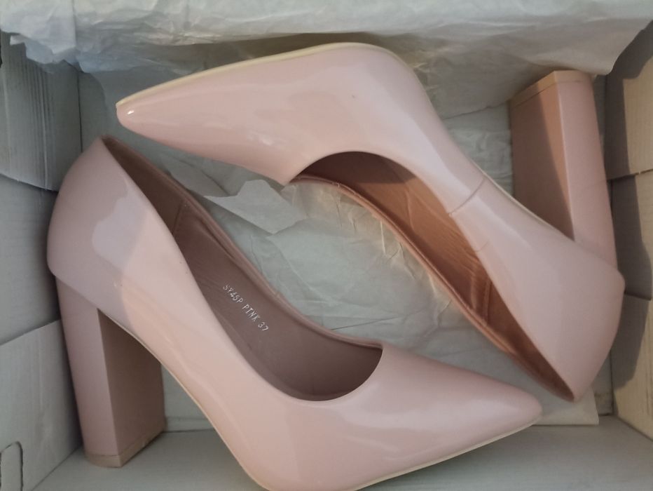 Обувки  на  ток розови