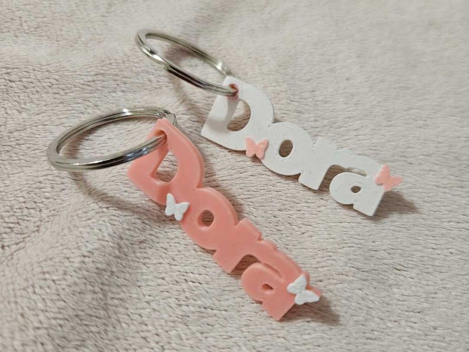 Персонализиран 3D Ключодържател с Име – Стилен и Нежен Аксесоар