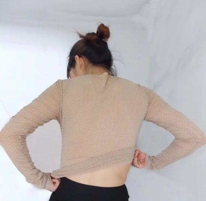 Top nude dama super model, accesorii metalice