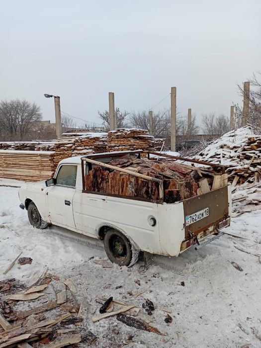 Уголь в мешках дрова в мешках