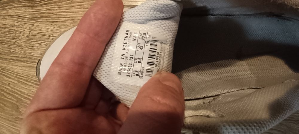 Маратонки NIKE 43