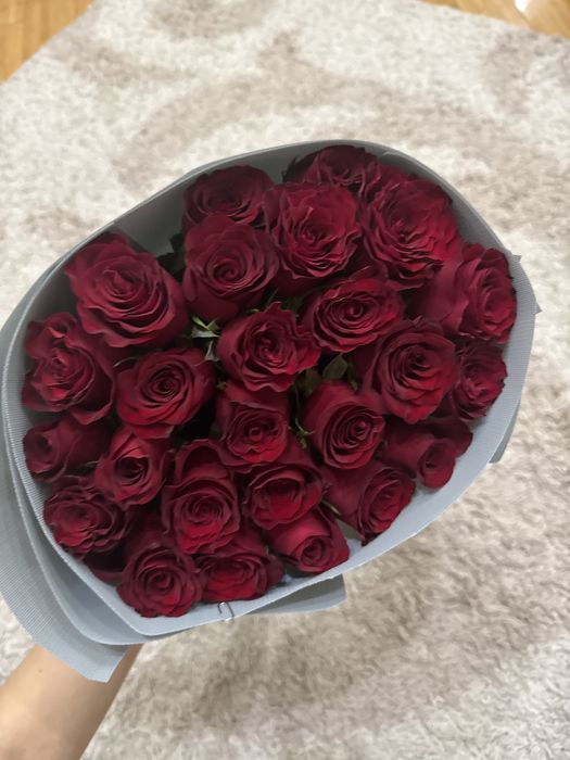 Розы красные avenue flowers