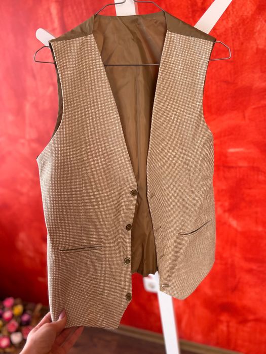 Мъжки елек, размер М- 20 лв