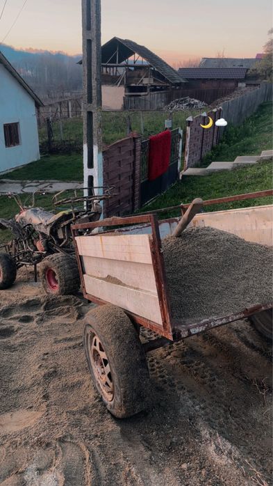 Vand un atv de 125cc